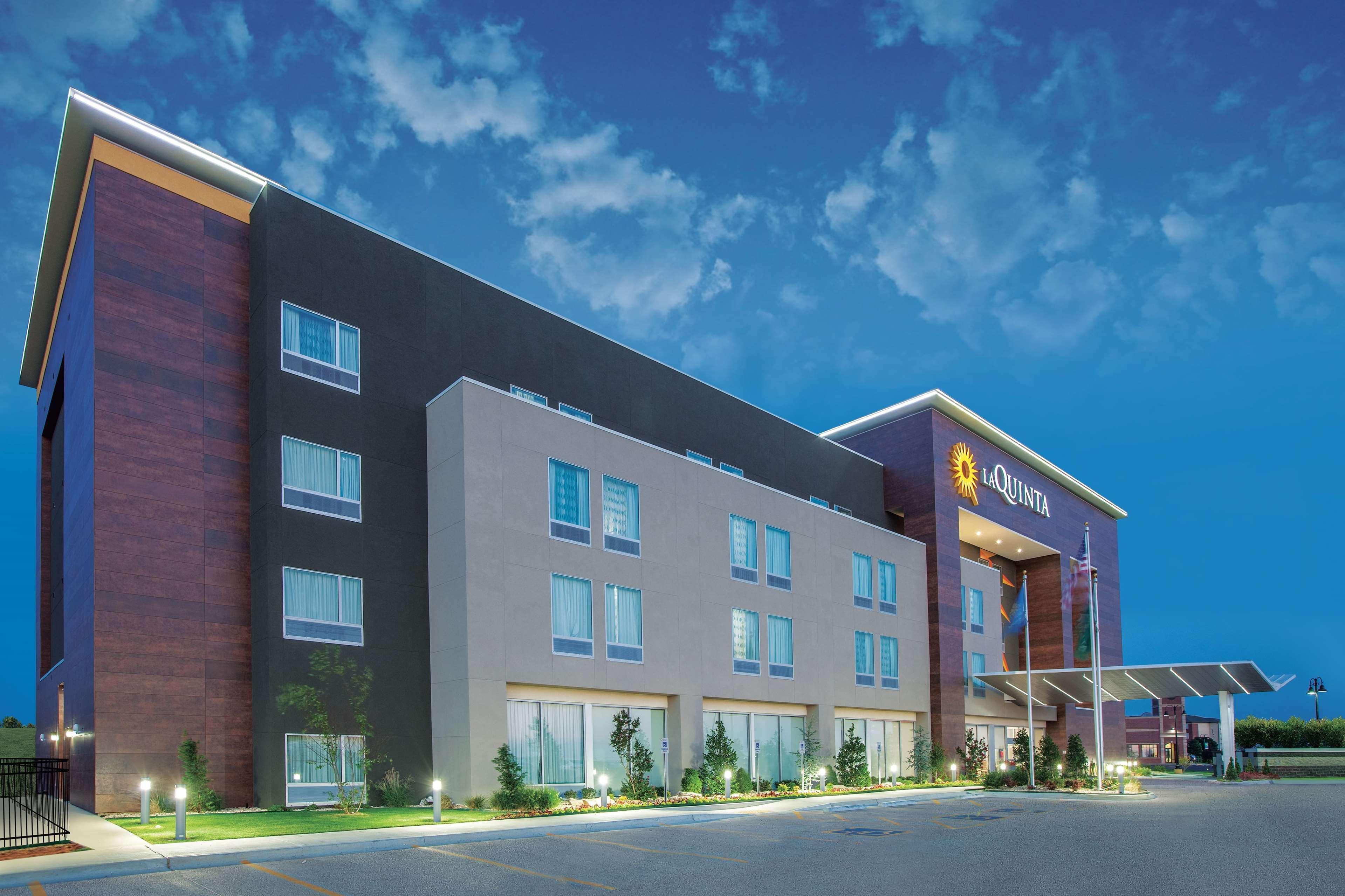 La Quinta by Wyndham Tulsa Broken Arrow Hotel Bagian luar foto