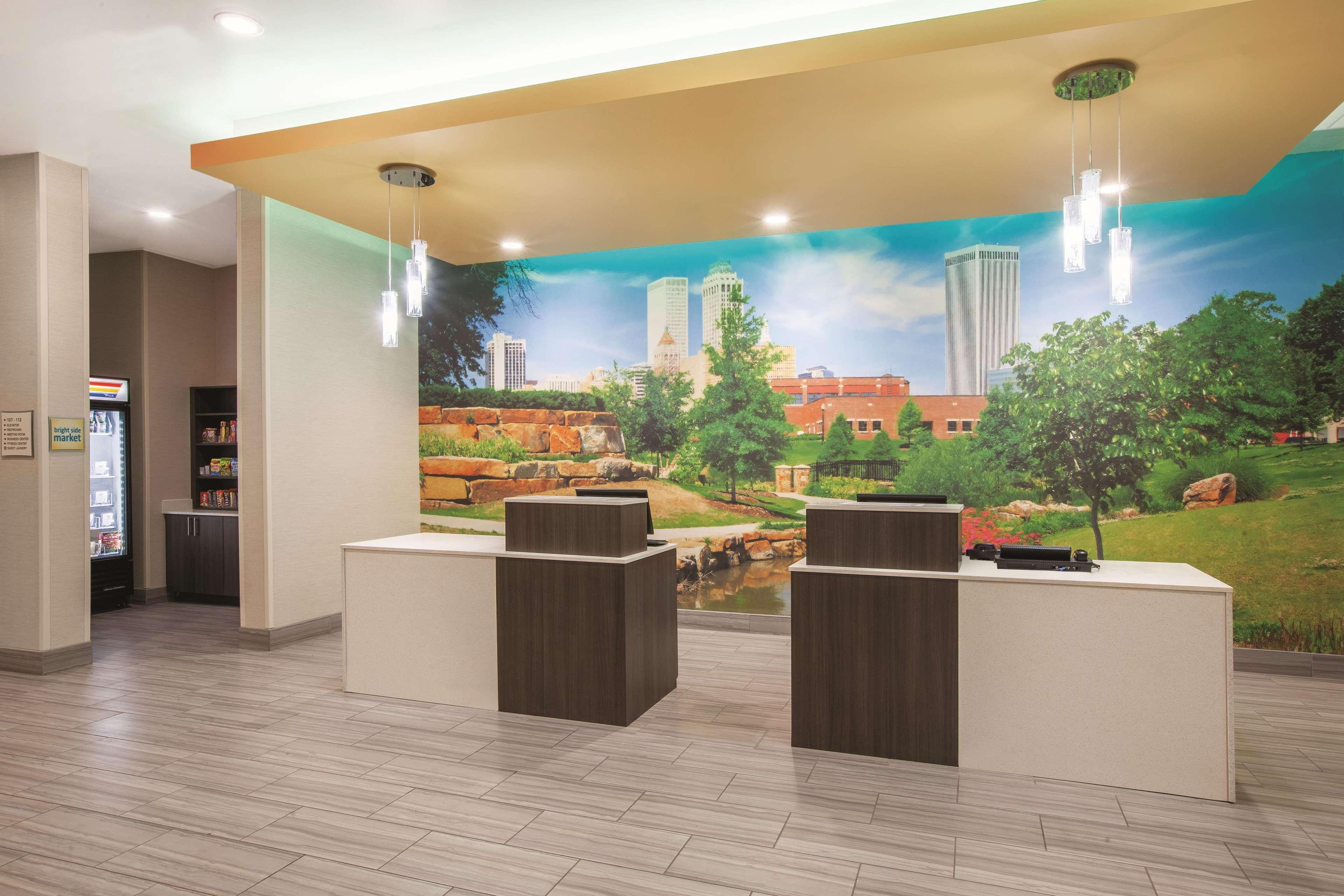 La Quinta by Wyndham Tulsa Broken Arrow Hotel Bagian luar foto